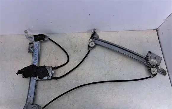 Renault Megane II Front door window regulator with motor 