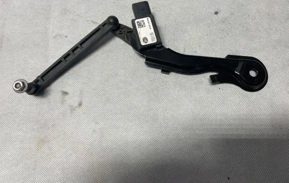 Audi A7 S7 4K8 Rear air suspension level height sensor 4K0941310B