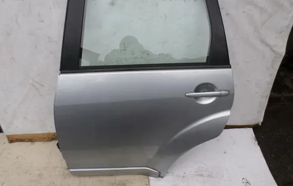 Mitsubishi Outlander Rear door