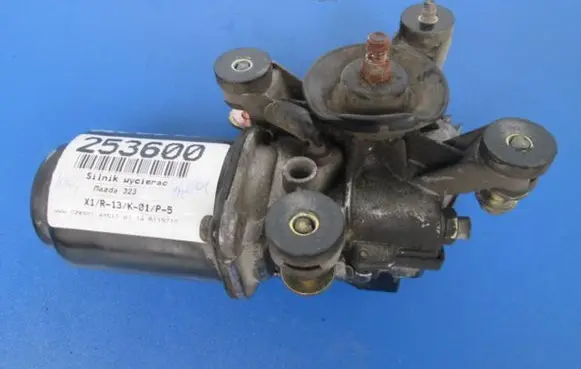 Mazda 323 Front wiper linkage and motor