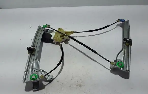 Renault Latitude (L70) Front window lifting mechanism without motor 807210010R