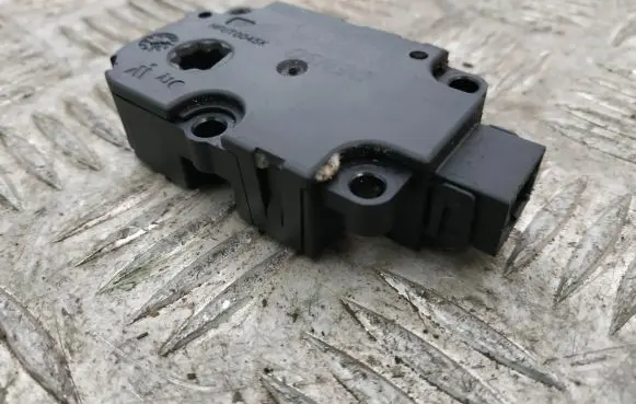 Audi A6 S6 C7 4G Intake manifold valve actuator/motor CZ1139300856 ZBAT0045D09AT