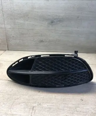 Mercedes-Benz E W212 Front fog light trim/grill A2128852722