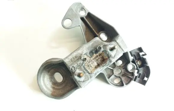 Audi A6 S6 C5 4B Engine mounting bracket 4B0199352B