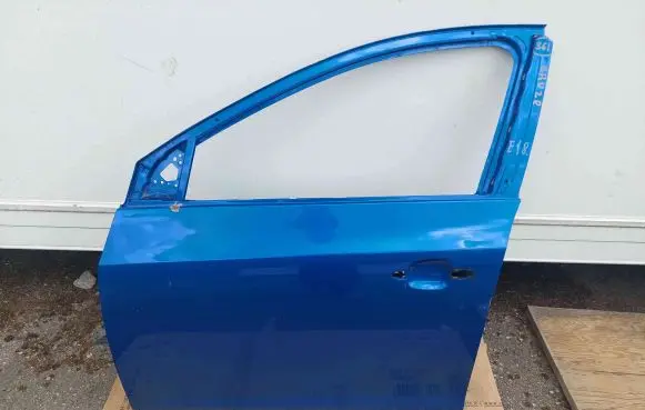 Chevrolet Cruze Front door