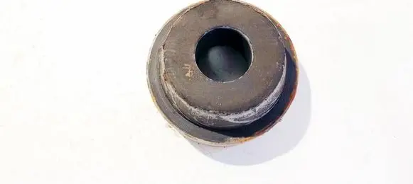 Volkswagen Golf III Coil spring mount 