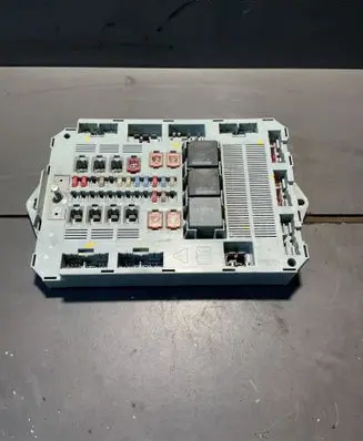 Jaguar XF X250 Fuse module 8X2T14B476BD 7340955340 WB0357