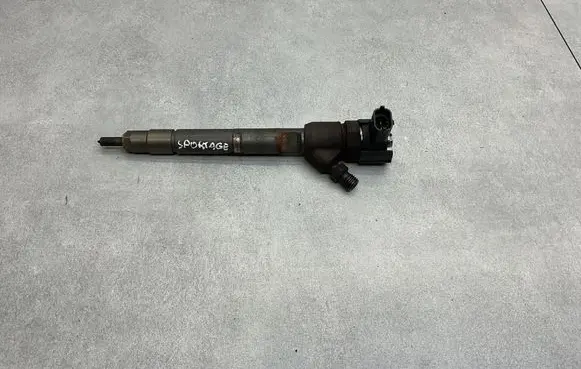 KIA Sportage Fuel injector 338002F300 0445110374