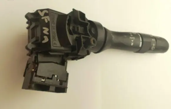 Toyota Auris 150 Wiper control stalk 173848
