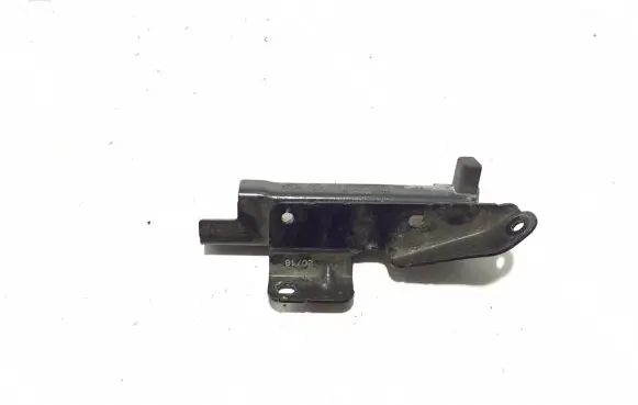 Dacia Dokker Sliding door middle roller runner 824305251R