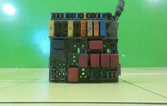 Ford Ka Fuse box set BEZPIECZNIKOW 16AB86
