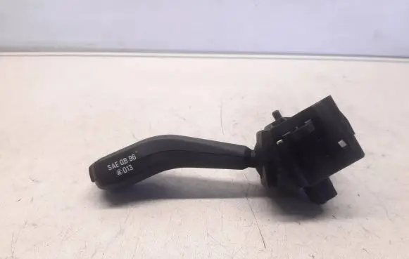 BMW X3 E83 Indicator stalk 8363668 0110401025