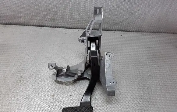 Audi A6 S6 C6 4F Brake pedal 4F1723117B