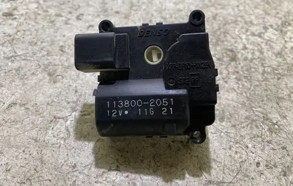 Toyota Corolla Verso AR10 Air flap motor/actuator 1138002051