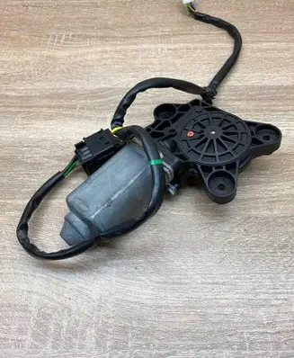 Mercedes-Benz S W220 Front door window regulator motor A2208200715 0015409181