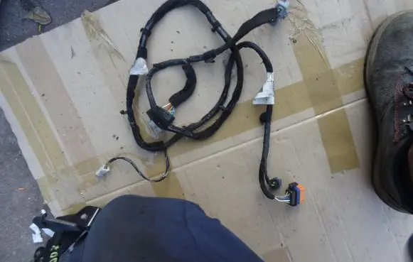 Peugeot 1007 Front door wiring loom/harness boot 9657304780