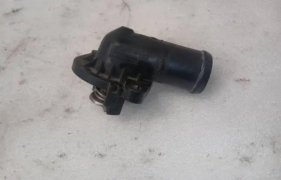 Dodge Grand Caravan Thermostat/thermostat housing 05184570AJ 60723
