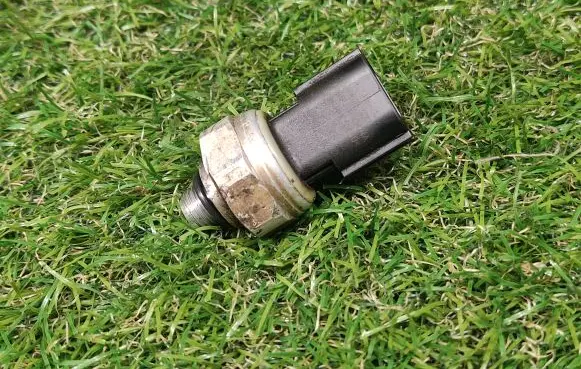 Air conditioning (A/C) pressure sensor