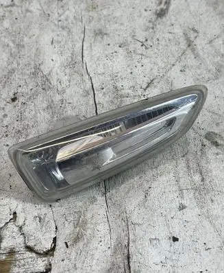 Opel Astra J Front fender indicator light 13273104