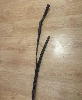 Hyundai Trajet Front wiper blade arm