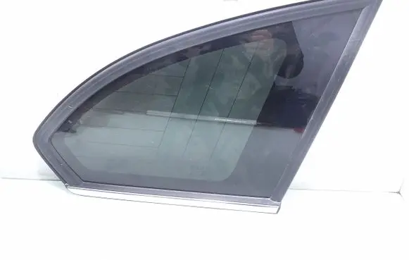 Chevrolet Captiva Rear side window AS3