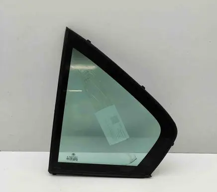 BMW 7 E38 Rear vent window glass 7038207