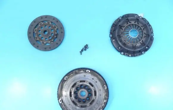 Volvo S40, V40 Dual mass flywheel 8653097 IMPRK1096267
