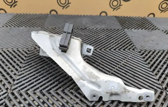 Audi Q5 SQ5 FY Fender mounting bracket 80A821131A