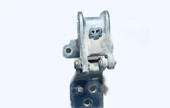 Honda Element Tailgate/trunk/boot hinge