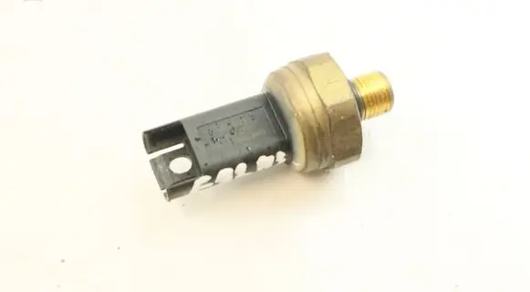 BMW 3 E92 E93 Fuel pressure sensor 7614317 13537614317