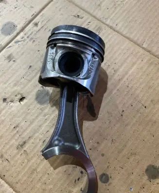 Infiniti FX Piston with connecting rod 10653
