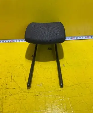 Renault Clio III Rear seat headrest 