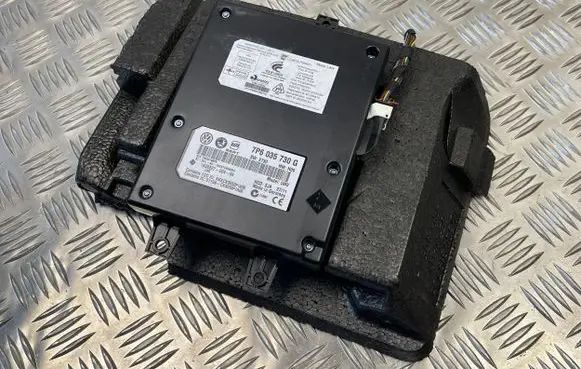 Volkswagen PASSAT B7 Bluetooth control unit module 7P6035730G