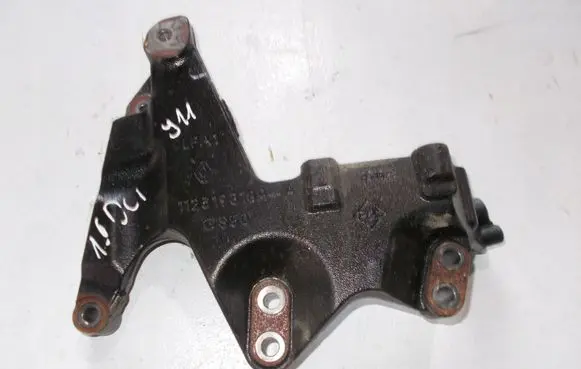 Nissan Qashqai Engine mounting bracket 112319818RA