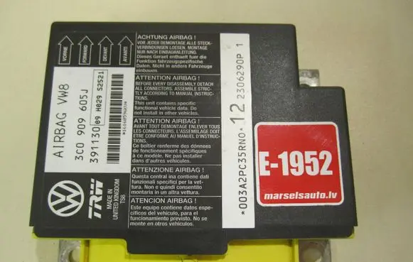 Volkswagen PASSAT B6 Airbag control unit/module 3C0909605J