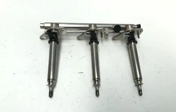 Mercedes-Benz GLC AMG Fuel injectors set A2760701500 A2560705600 2225100759340