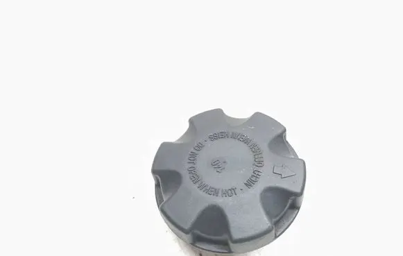 BMW 3 E90 E91 Coolant expansion tank/reservoir cap 7521071