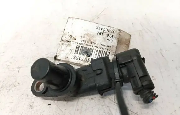 Opel Corsa D Camshaft position sensor 0232103067