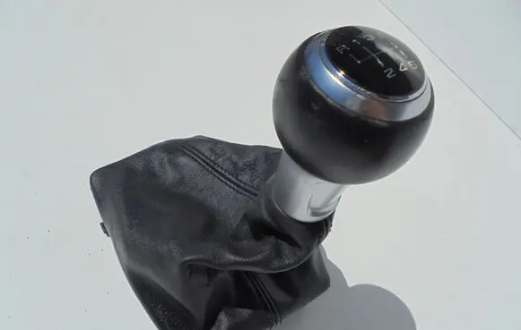 Nissan Pulsar Gear lever shifter trim leather/knob