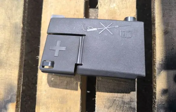 Chevrolet Corvette C7 Fuse box cover 
