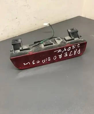 Mitsubishi Pajero Third/center stoplight