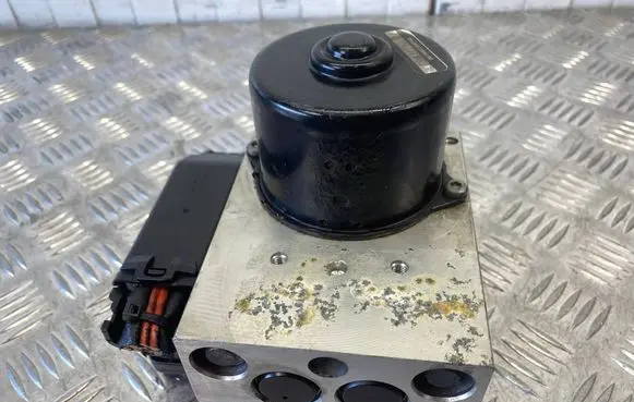 Mercedes-Benz C W203 ABS Pump A0345457732
