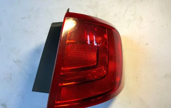 Volkswagen Jetta VI Rear/tail lights 5C6945096