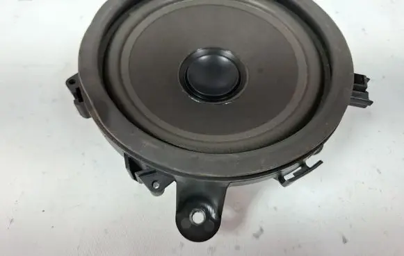 Volvo S40 Rear door speaker CDV5A 8651207 04W31