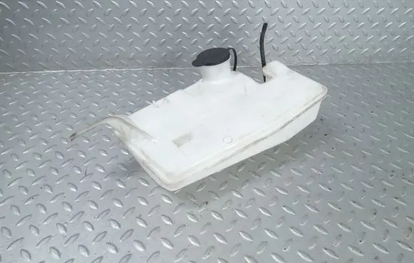 Dacia Sandero III Windshield washer fluid reservoir/tank 289105984R 289102147R