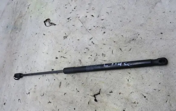 Suzuki SX4 S-Cross Tailgate strut KRIS235789