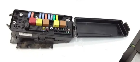 Opel Signum Fuse module