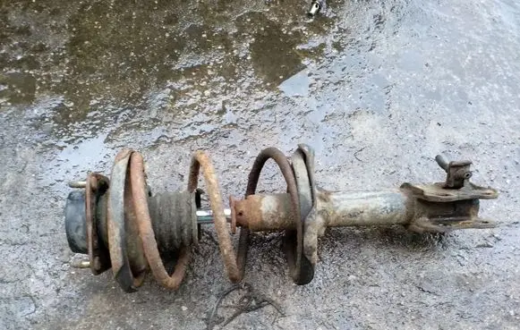 Mazda 626 Front shock absorber/damper