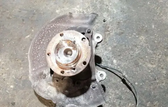 BMW 5 E60 E61 Front wheel hub