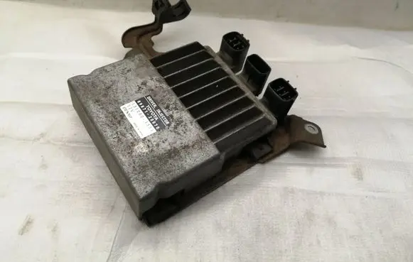 Toyota Avensis T250 Fuel injection control unit/module 8987120070 1310001371